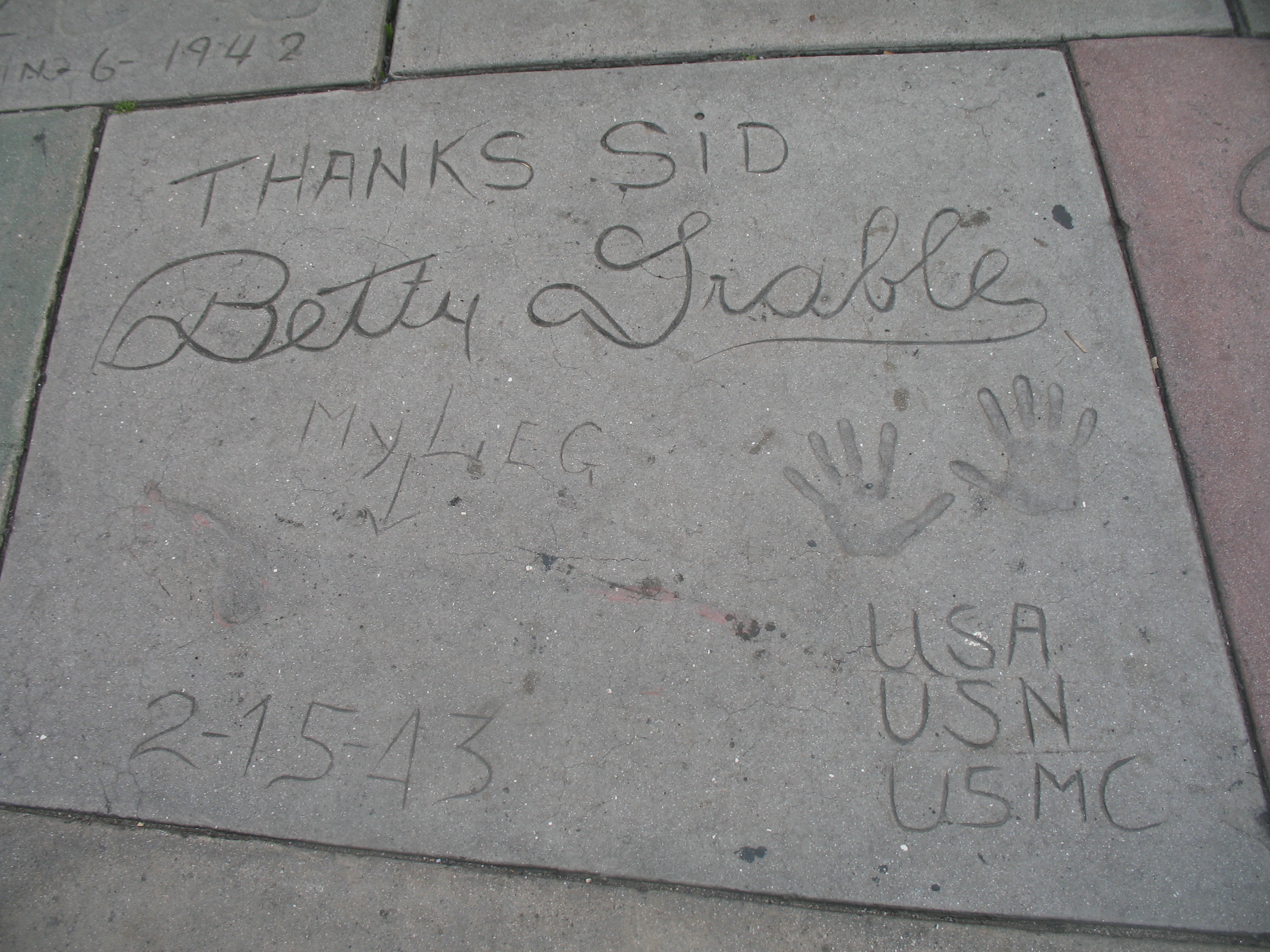 Betty_Grable_Grauman's_Chinese_Theatre - 