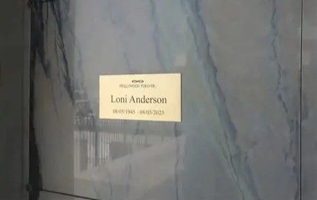 Loni grave -