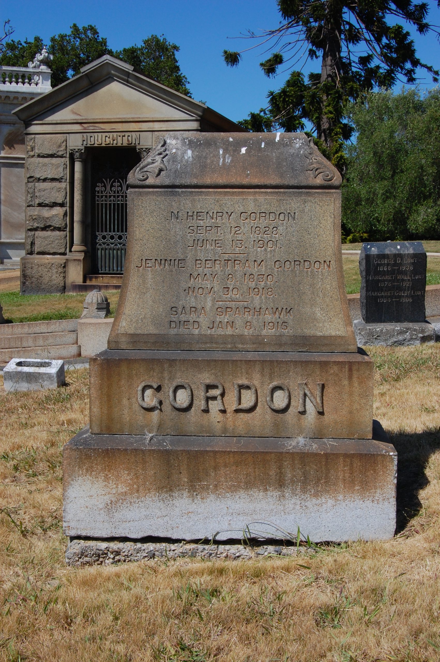 Noah Gordon